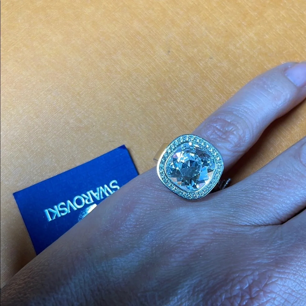 Swarovski ring with Clear Gemstone - Picture 2 of 4